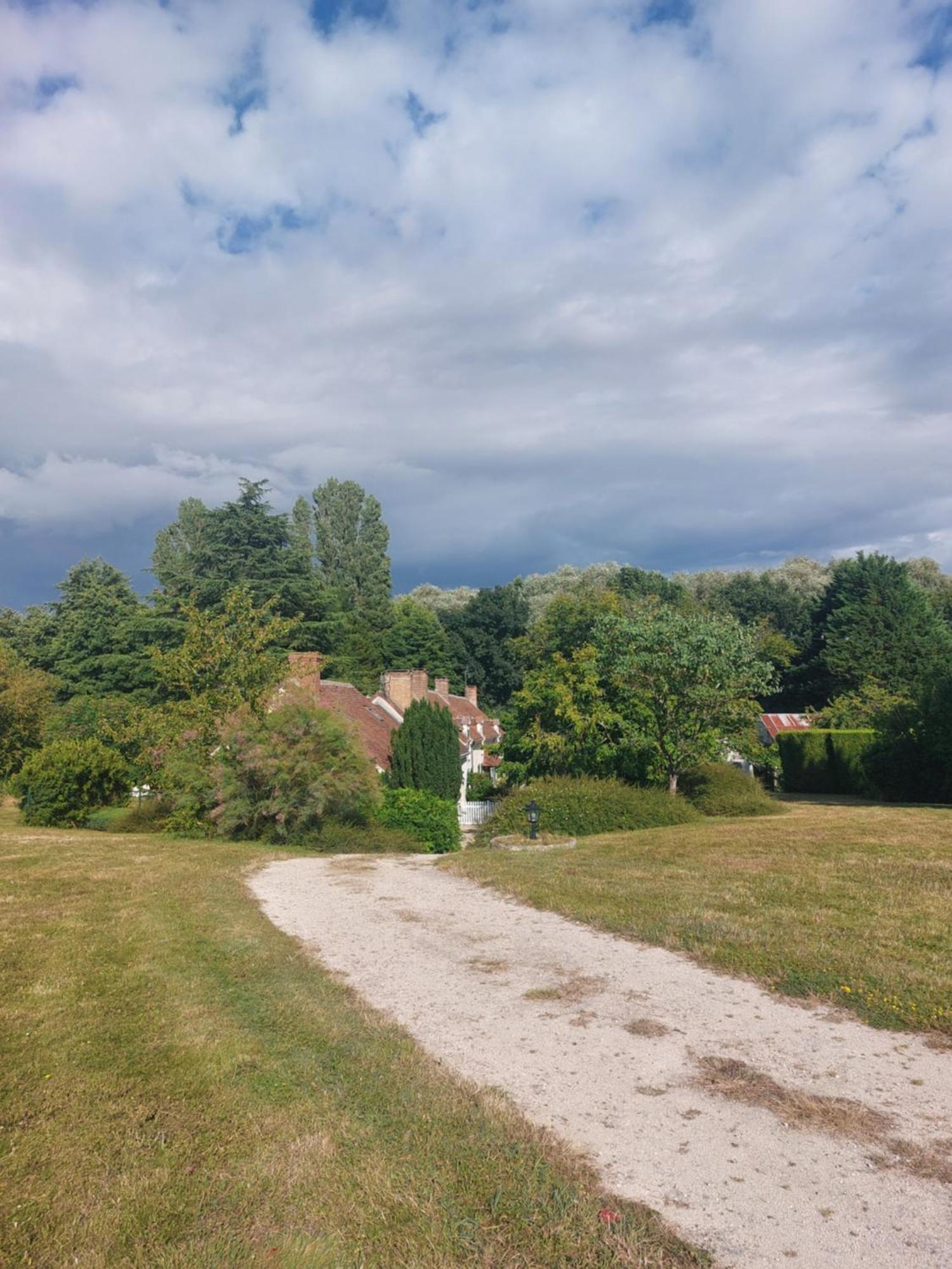 Trainefeuilles - Chambres D'Hotes Proche Zoo De Beauval Le Controis-en-Sologne Exterior foto